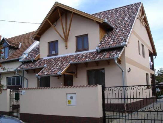 Mediterran Apartman Es Vendeghaz Hajdúszoboszló Exteriér fotografie