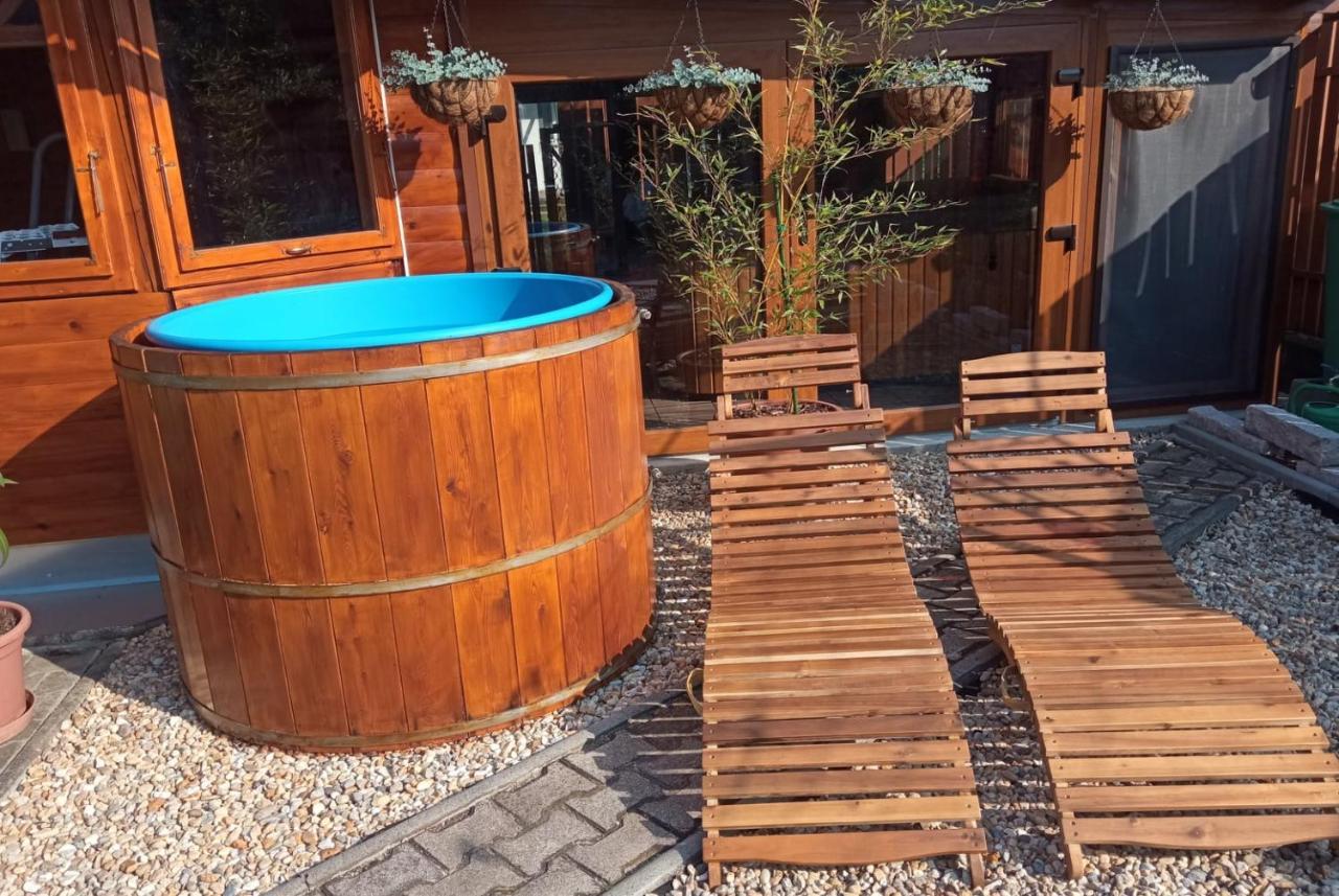 Mediterran Apartman Es Vendeghaz Hajdúszoboszló Exteriér fotografie