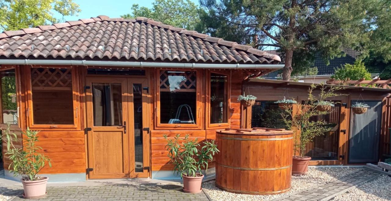 Mediterran Apartman Es Vendeghaz Hajdúszoboszló Exteriér fotografie